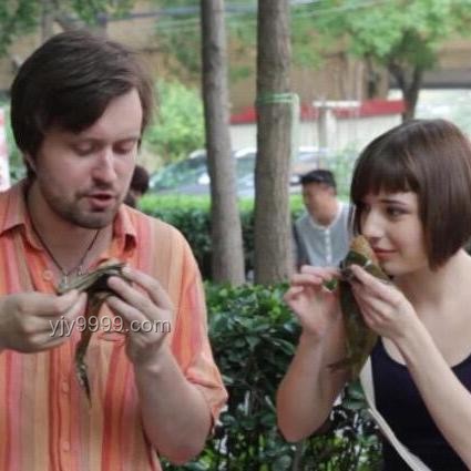 外国人吃粽子连皮都吃的文化误解案例研究
